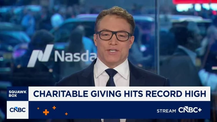 US charities giving tops $600B as mega-donors boost 2025