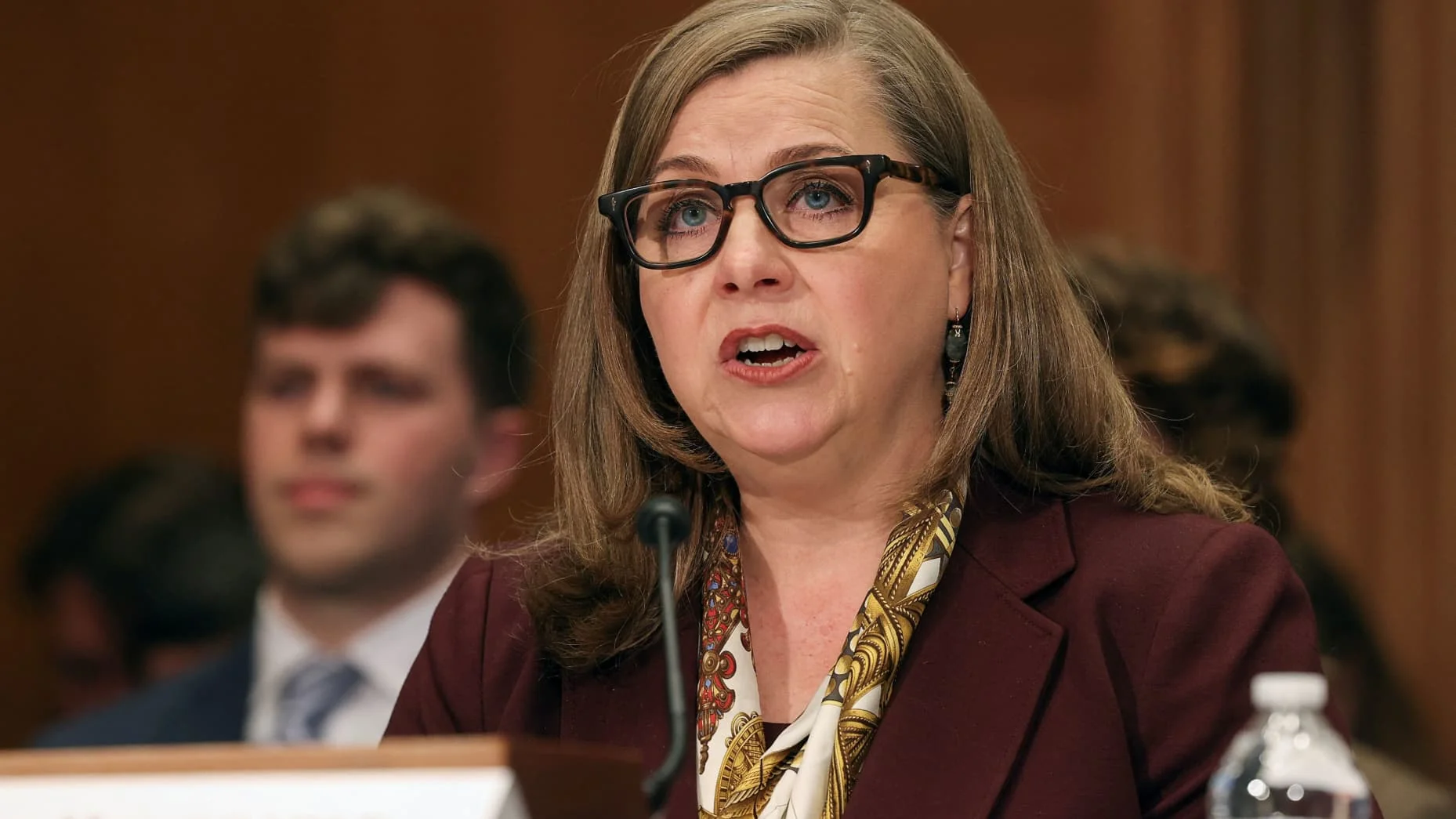 Federal Reserve Board Governor Michelle Bowman在国会听证会上作证